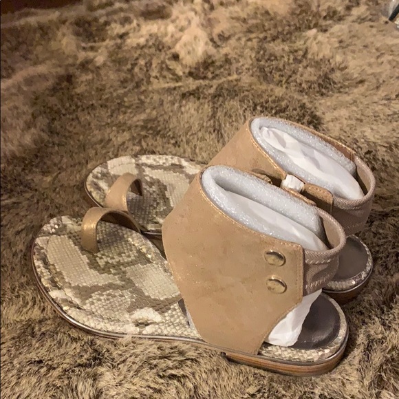 donald pliner gold sandals